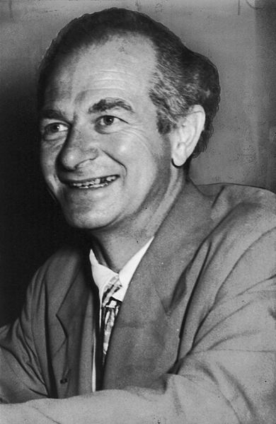 Linus Pauling foi o criador de um diagrama que facilitou a distribuição dos elétrons dos átomos nos níveis e subníveis eletrônicos